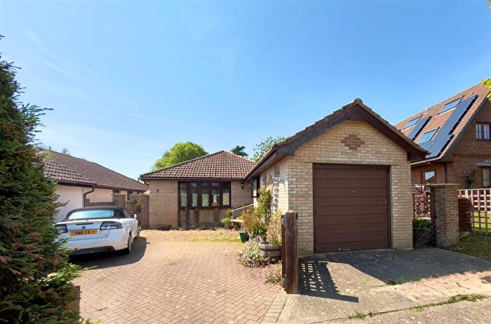 4 Bedroom Detached Bungalow For Sale In Totland Bay, Isle Of Wight, PO39