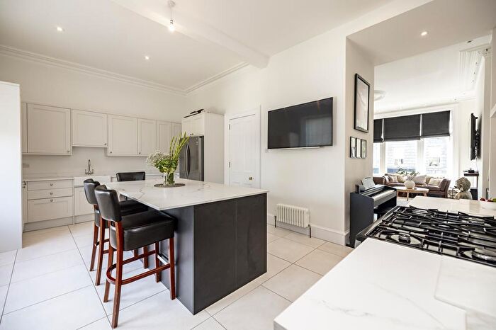 4 Bedroom Flat To Rent In Hartington Road, Upper Flat, AB10