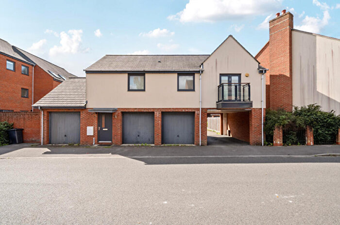 2 Bedroom House To Rent In Harrow Way, Waterlooville, PO7