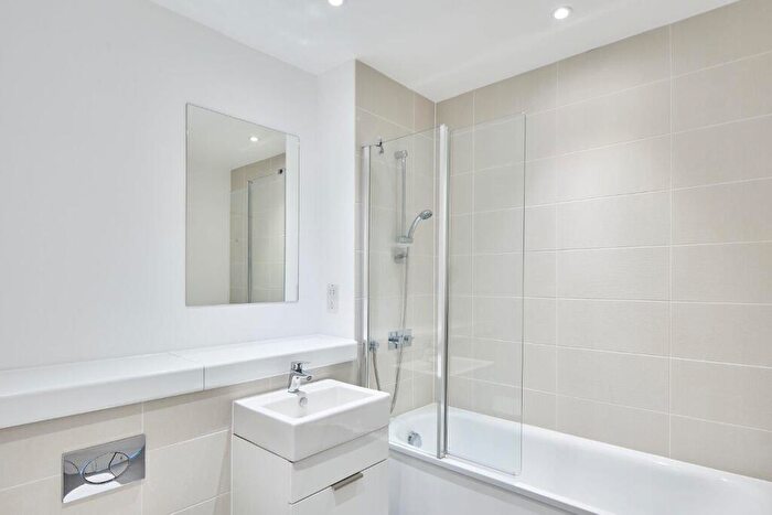 1 Bedroom Flat To Rent In The Wullcomb, Highcross Street, Leicester, LE1