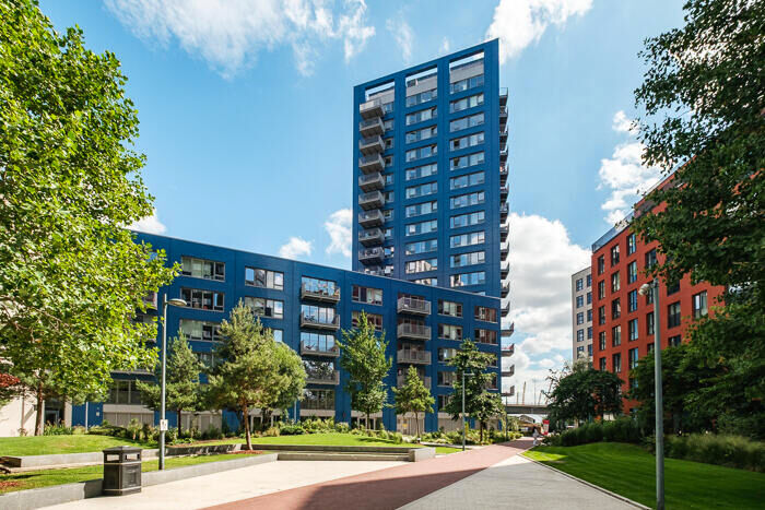 3 Bedroom Flat For Sale In Botanic Square, London, E14