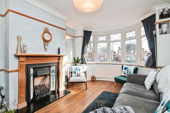 3 Bedroom Detached House For Sale In Cardington Avenue, Birmingham, B42