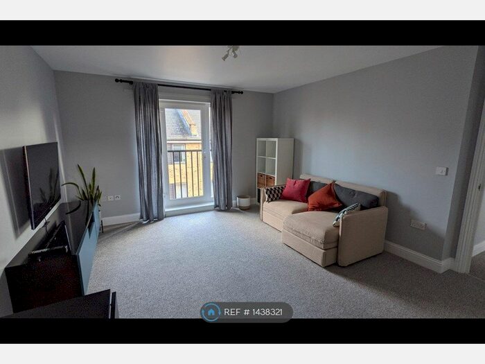 2 Bedroom Flat To Rent In Alice Bell Close, Cambridge, CB4