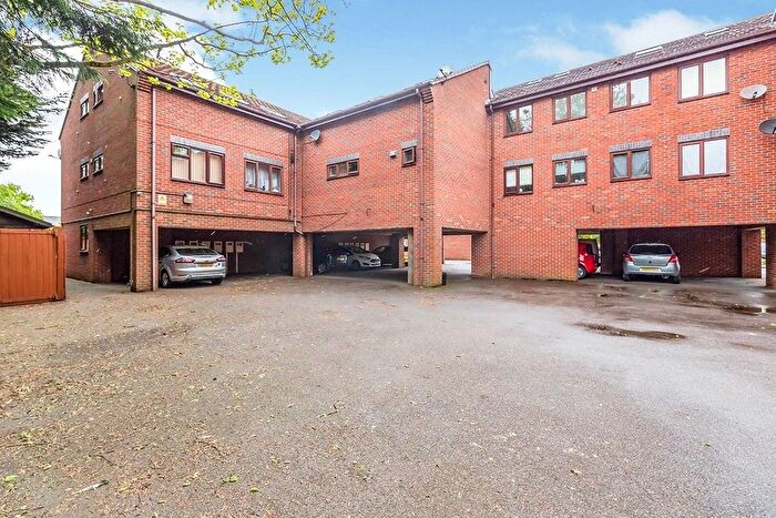 1 Bedroom Flat For Sale In Granville Gardens, Hinckley, Leicestershire, LE10
