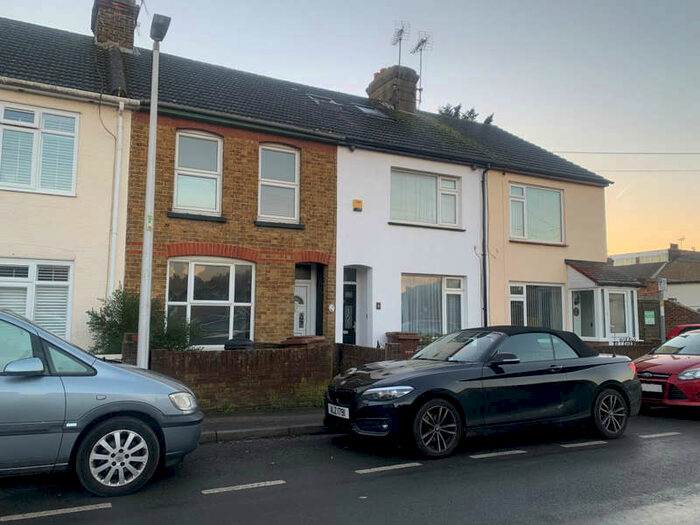 3 Bedroom Terraced House To Rent In Henry Street, Gillingham, ME8