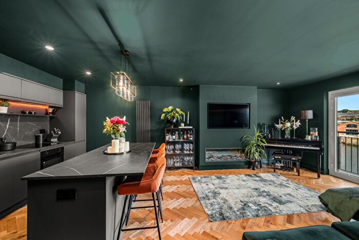 2 Bedroom Flat For Sale In South Victoria Dock Road, Dundee, DD1