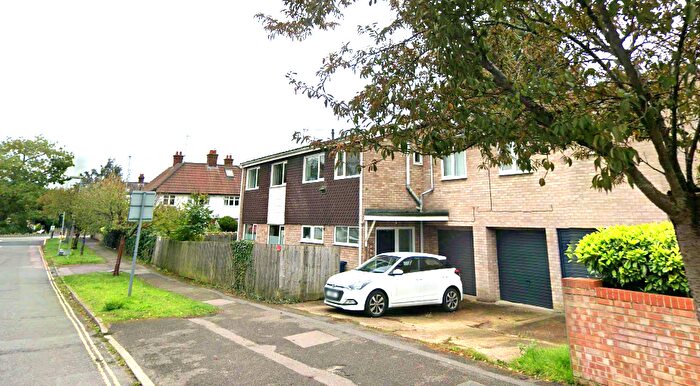 2 Bedroom Flat To Rent In Ascham Road, Cambridge, CB4