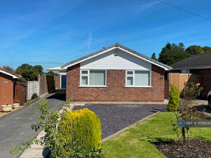 2 Bedroom Bungalow To Rent In Old Hall Gardens, Swadlincote, DE11