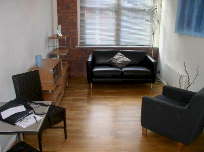 1 Bedroom Apartment To Rent In Church Street, - Church Street, M4