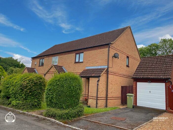 3 Bedroom End Of Terrace House To Rent In Milecastle, Bancroft, Milton Keynes, MK13