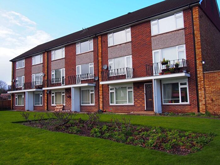 2 Bedroom Flat To Rent In Clifton Court, Marlow Road, High Wycombe., HP11