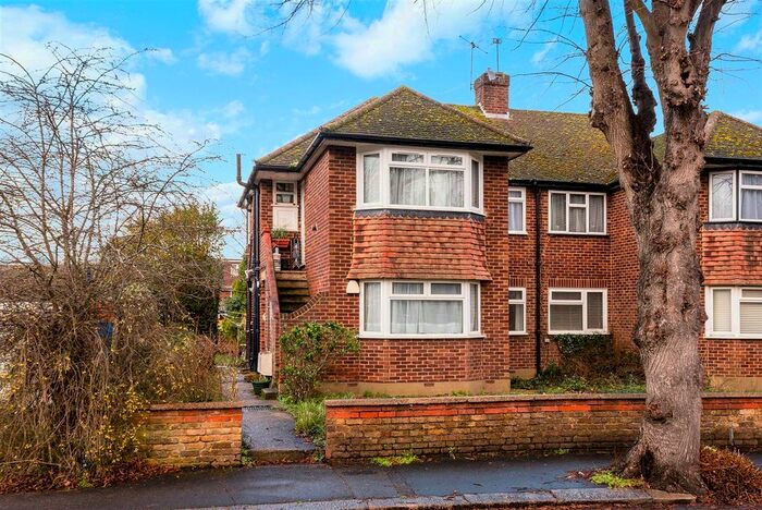 2 Bedroom Property To Rent In Denmark Road, Carshalton, SM5