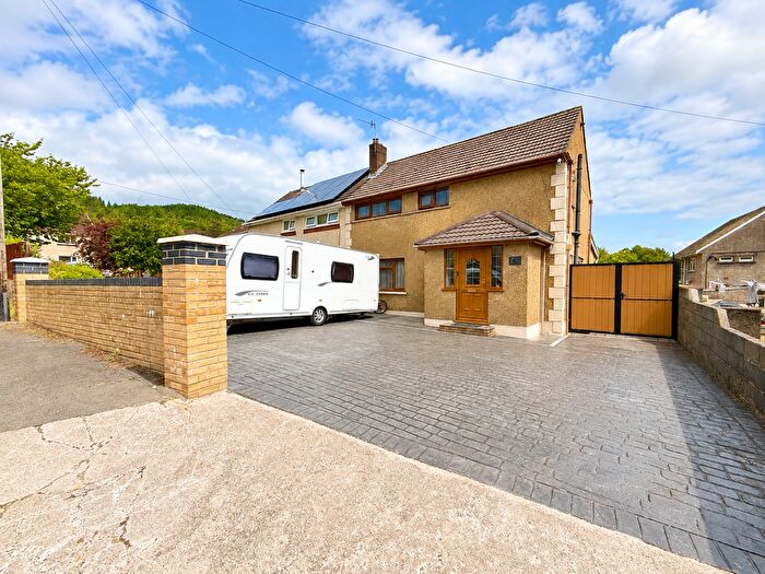 3 Bedroom Semi-Detached House For Sale In Llygad Yr Haul, Glynneath, Neath, Neath Port Talbot, SA11