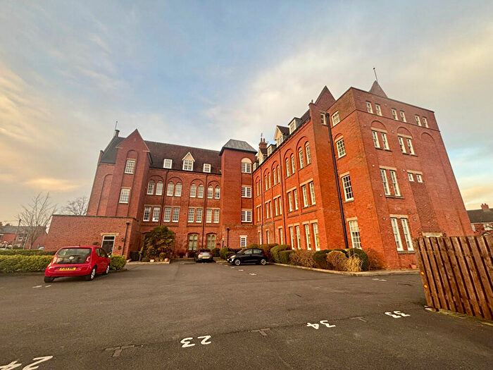 2 Bedroom Flat To Rent In College Gate, Salisbury Close, CW2
