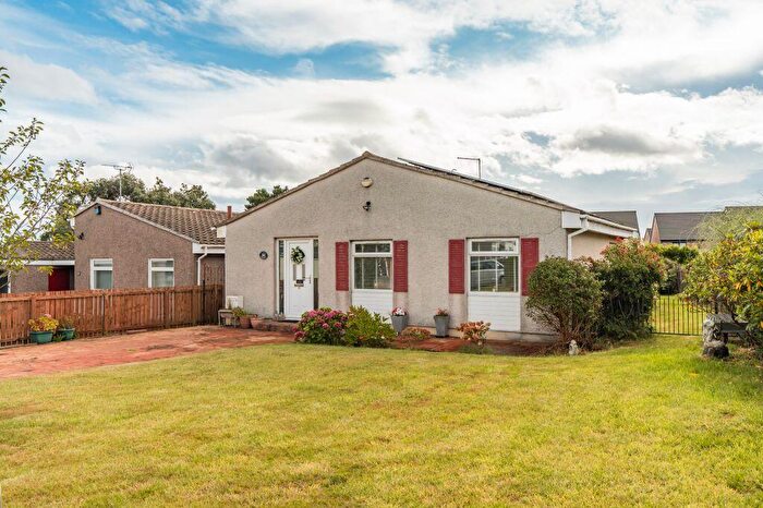 3 Bedroom Detached Bungalow For Sale In Ravenscroft Gardens, Gilmerton, Edinburgh, EH17