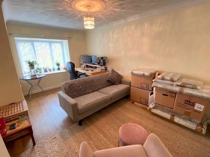 1 Bedroom Flat To Rent In Hales Park Close, Hemel Hempstead, HP2