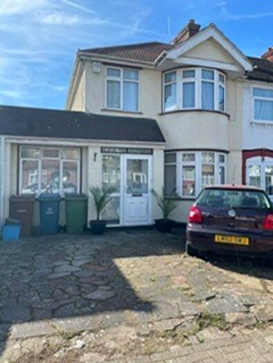 4 Bedroom End Of Terrace House To Rent In Tregenna Avenue, Harrow, HA2