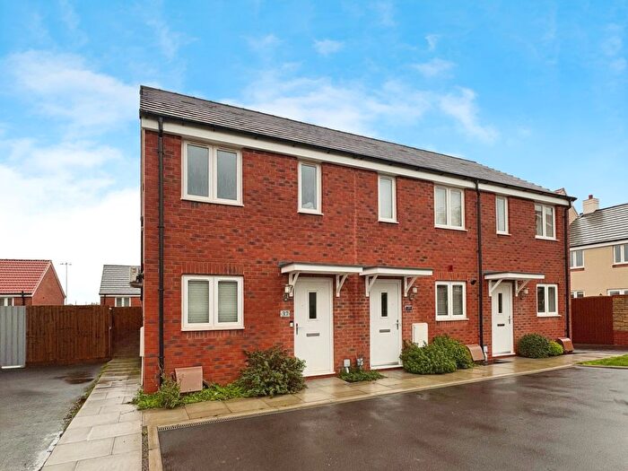 2 Bedroom End Terrace House For Sale In Narcissus Way, Lyde Green, BS16