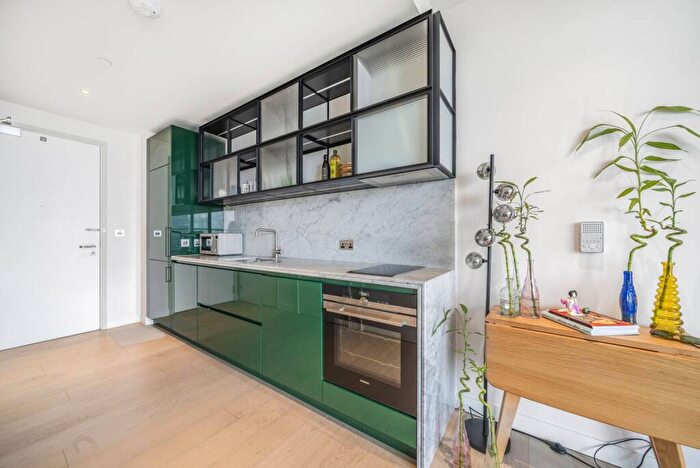 Studio For Sale In Bagshaw Building, Canary Wharf, London, E14