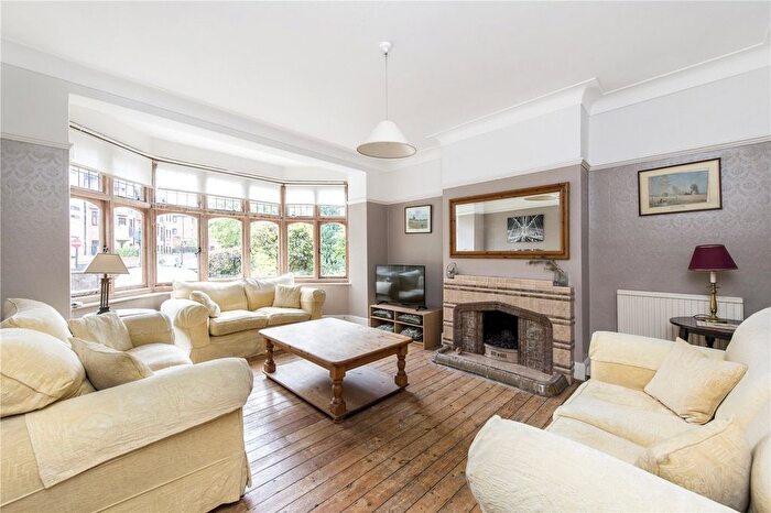 5 Bedroom Semi-detached House To Rent In Woodbourne Avenue, London, SW16