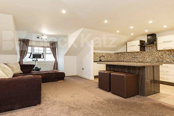 1 Bedroom Flat To Rent In Osier Crescent, Muswell Hill, N10