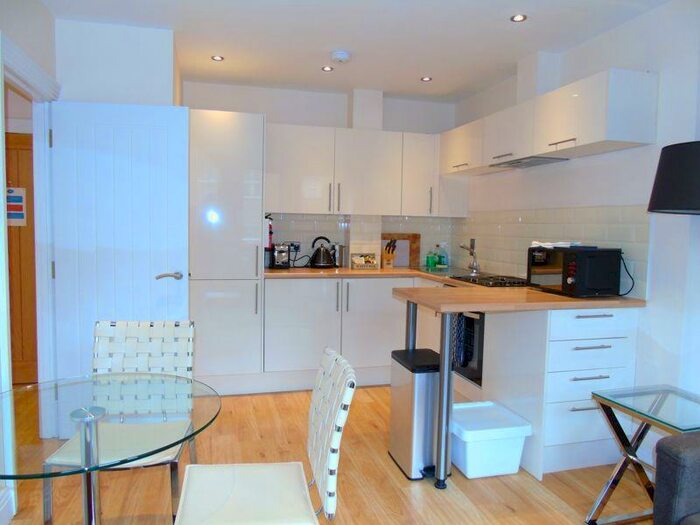 1 Bedroom Apartment To Rent In Garsington Road, Oxford, OX4