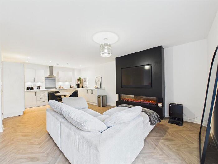 1 Bedroom Flat For Sale In Iron Railway Close, Coulsdon, CR5