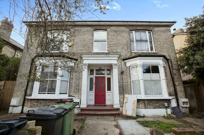 1 Bedroom Property To Rent In Vicarage Road, E10