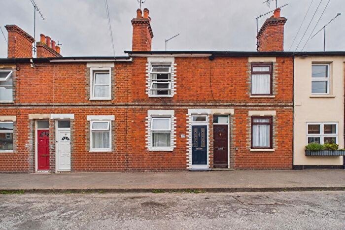 3 Bedroom Terraced House For Sale In Little Johns Lane, Reading, Berkshire, RG30