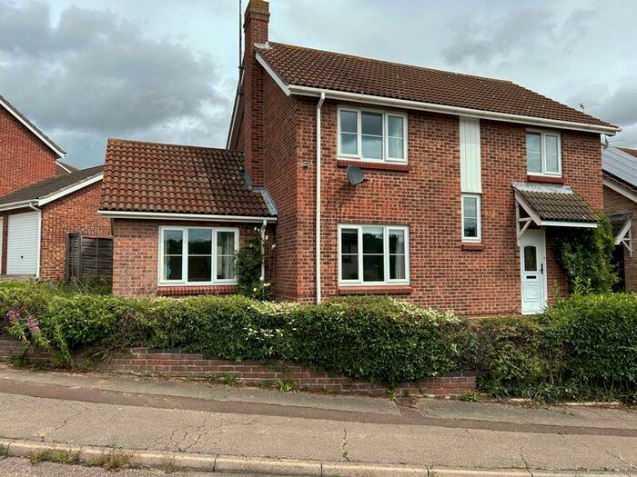 4 Bedroom Detached House To Rent In Dunnock Way, Longridge Park, Colchester, CO4