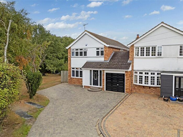 4 Bedroom Link Detached House For Sale In The Links, Billericay, CM12