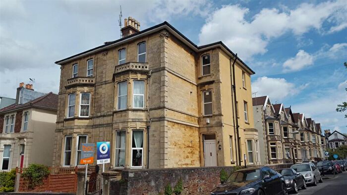 6 Bedroom Flat To Rent In Cotham Gardens, Bristol, BS6