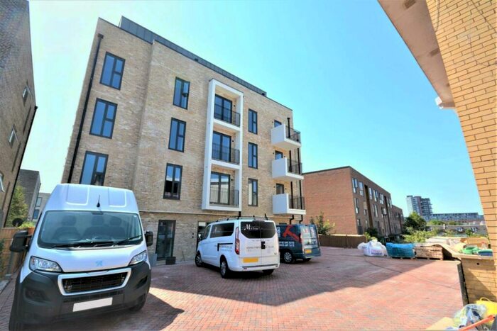 3 Bedroom Flat To Rent In Colindale Avenue, London, NW9