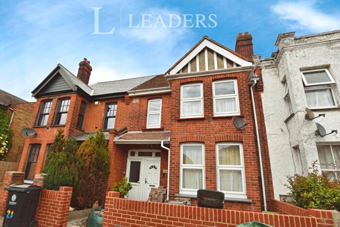 1 Bedroom Flat To Rent In Eton Road, CO15