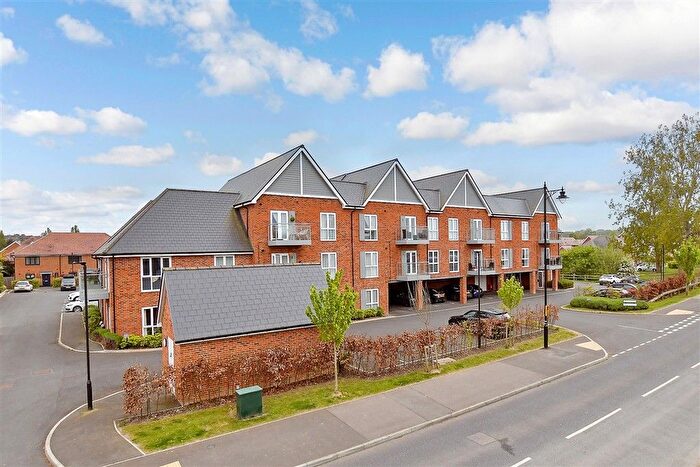 2 Bedroom Flat For Sale In Steel Close, Herne Bay, Kent, CT6