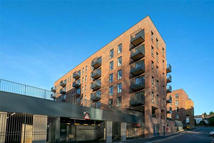 2 Bedroom Apartment To Rent In Dacorum Way, Hemel Hempstead, HP1