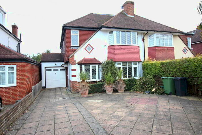 4 Bedroom Semi-Detached House To Rent In Fairford Gardens, KT4