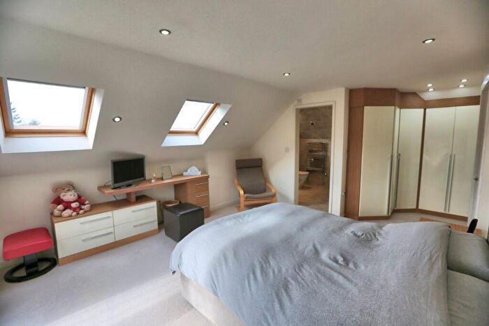 3 Bedroom Bungalow For Sale In Gleave Avenue, Bollington, Macclesfield, SK10