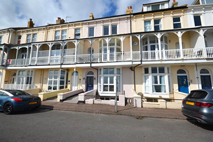2 Bedroom Apartment For Sale In Marine Parade, Hythe, CT21