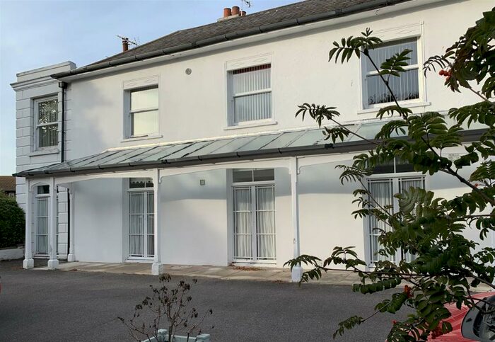 2 Bedroom Flat To Rent In St. Peters Road, Broadstairs, CT10