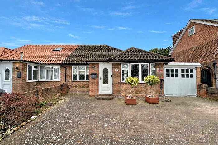 3 Bedroom Semi Detached Bungalow For Sale In Westacott, Hayes, UB4