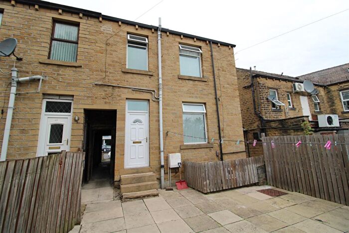 3 Bedroom Terraced House To Rent In Blacker Road North, Huddersfield, HD1