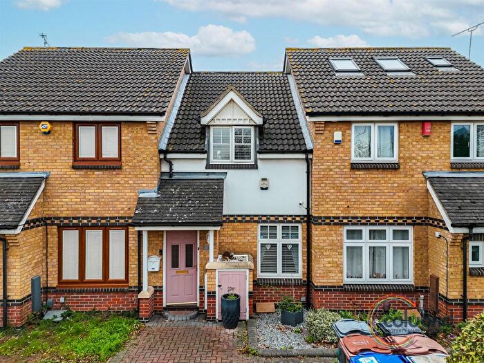 2 Bedroom Terraced House For Sale In Cole Avenue, Chadwell St. Mary, RM16