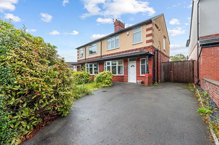 3 Bedroom Semi-Detached House For Sale In Prescot Road, St. Helens, WA10