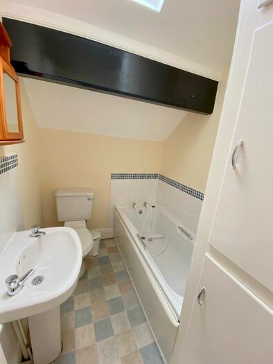1 Bedroom Flat To Rent In Chatsworth Road, Morecambe, Morecambe, LA4