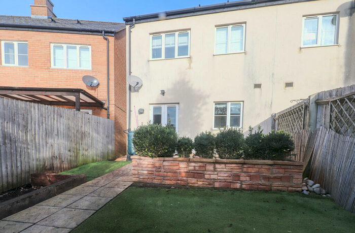 3 Bedroom End Of Terrace House To Rent In Hayburn Road, Swindon, SN25