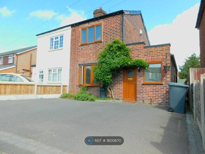 2 Bedroom Semi-Detached House To Rent In Warrington Road, Penketh, Warrington, WA5