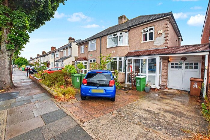 3 Bedroom Semi Detached House For Sale In Fairlawn Avenue, Bexleyheath, DA7