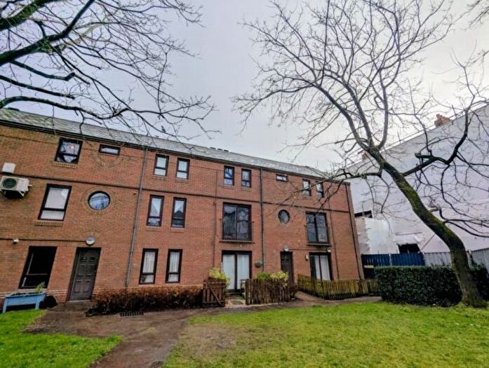 2 Bedroom Flat To Rent In East Burrows Road, Swansea, SA1