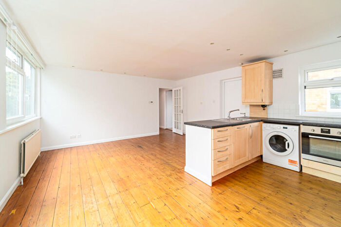 2 Bedroom Apartment To Rent In Shepherds Hill, Highgate, London, N6